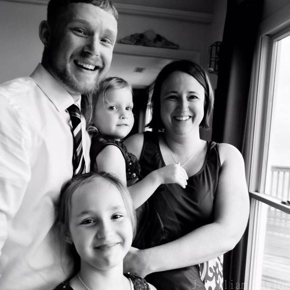 Meet your Posher, Tabitha - Picture 1 of 1